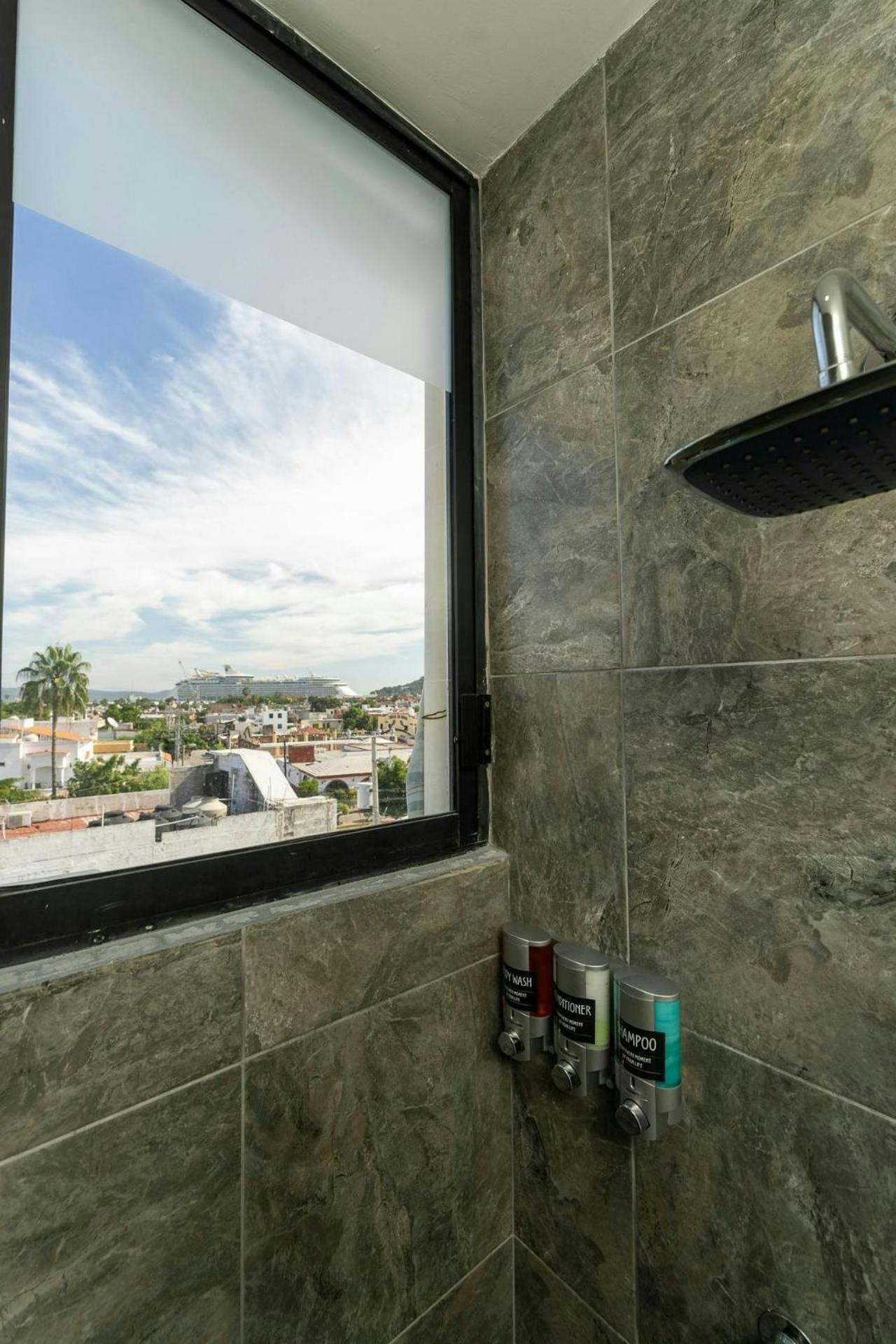 New & Modern, 5 Star Area, Walk 2 Beach, Pool, Views, King Bed Mazatlan Ngoại thất bức ảnh